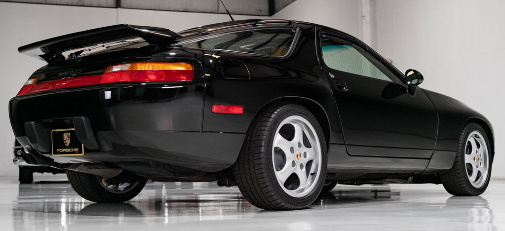 Porsche 928 GTS