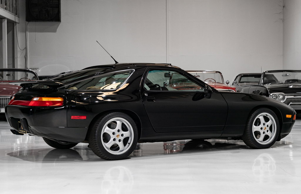 Porsche 928 GTS