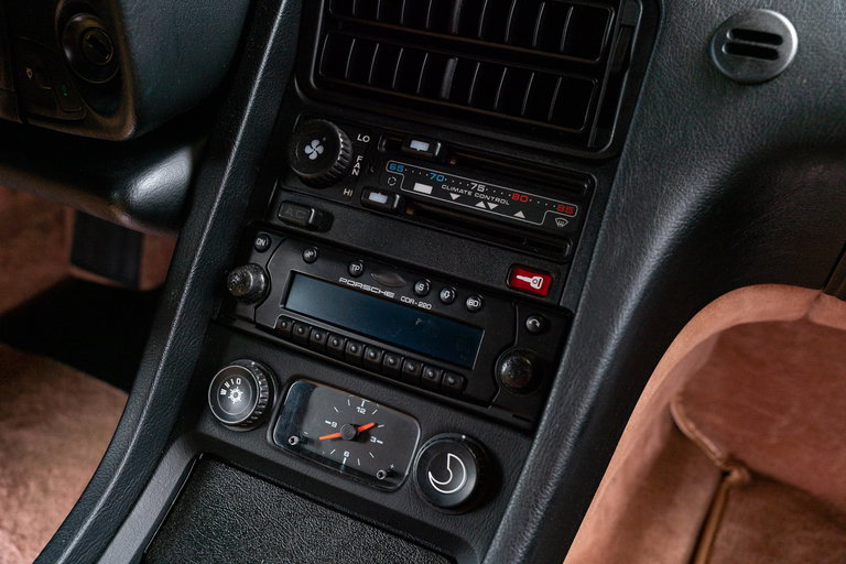 Porsche 928 GTS