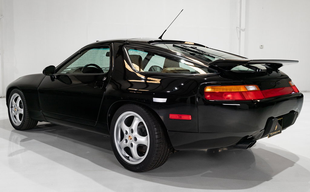 Porsche 928 GTS