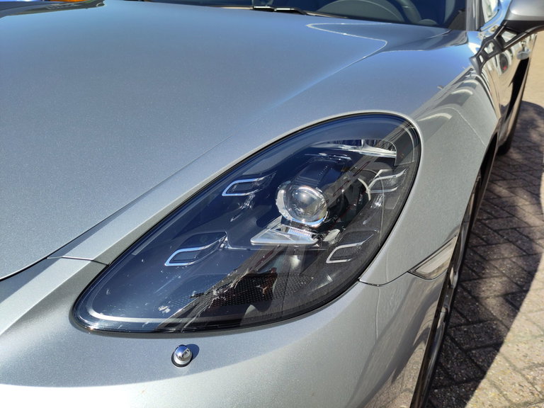 Porsche 718 Cayman