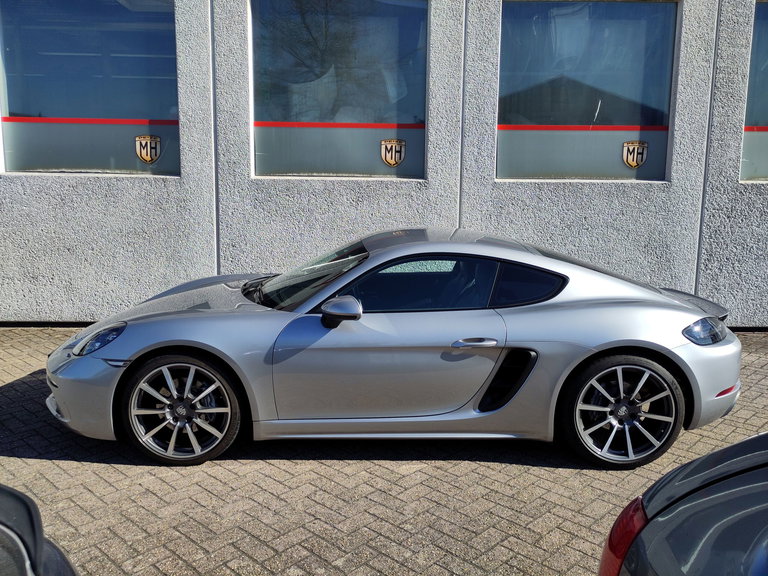 Porsche 718 Cayman