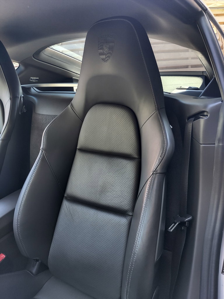 Porsche 718 Cayman