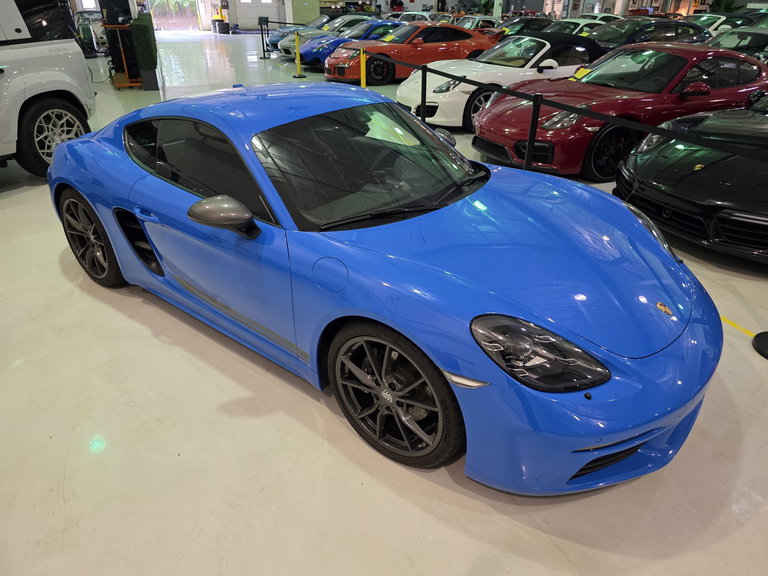 Porsche 718 Cayman