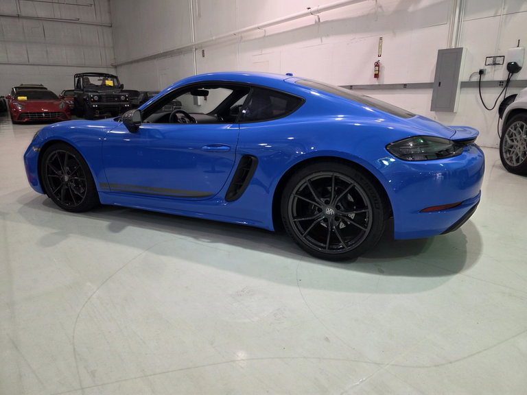 Porsche 718 Cayman