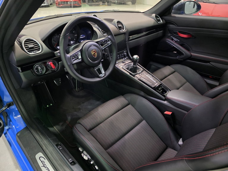 Porsche 718 Cayman
