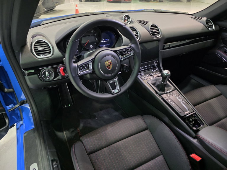 Porsche 718 Cayman