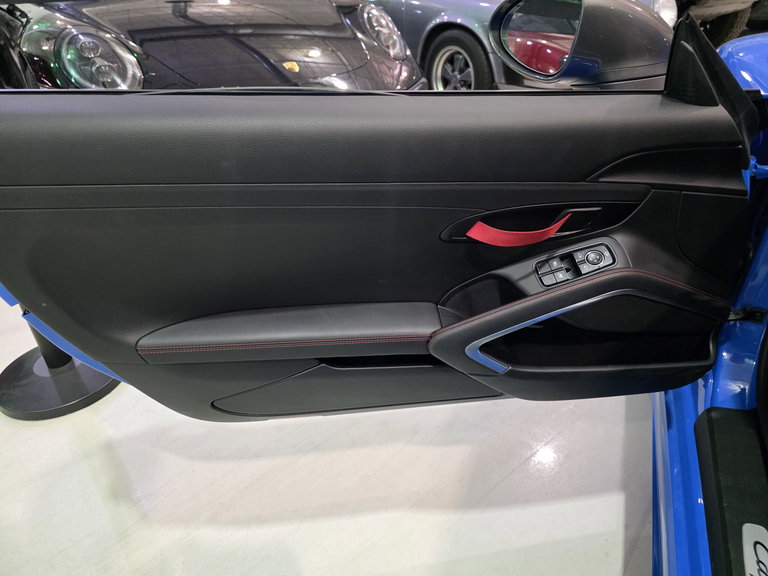 Porsche 718 Cayman