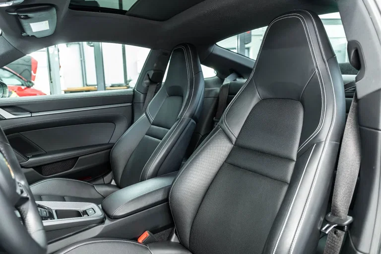 Porsche 992 Carrera
