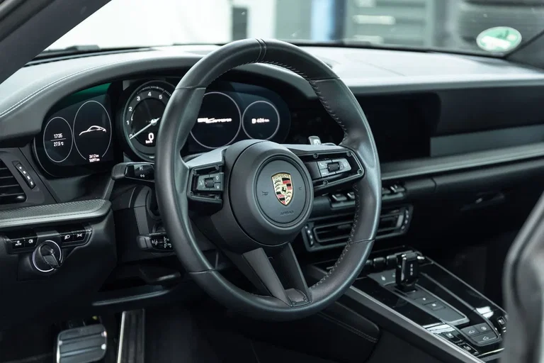Porsche 992 Carrera