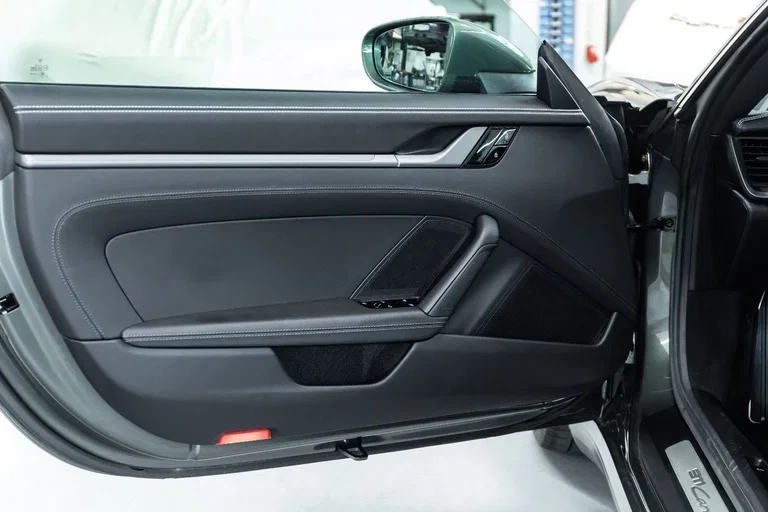 Porsche 992 Carrera