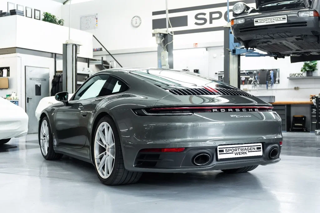 Porsche 992 Carrera