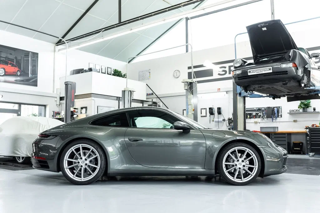 Porsche 992 Carrera