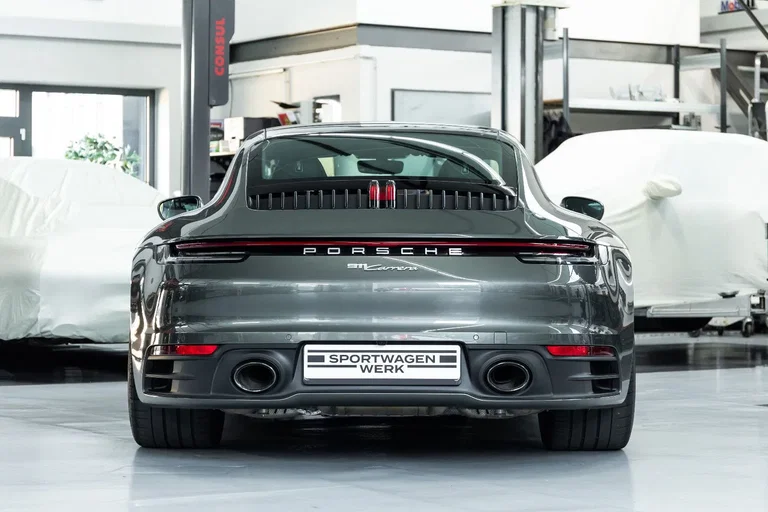 Porsche 992 Carrera