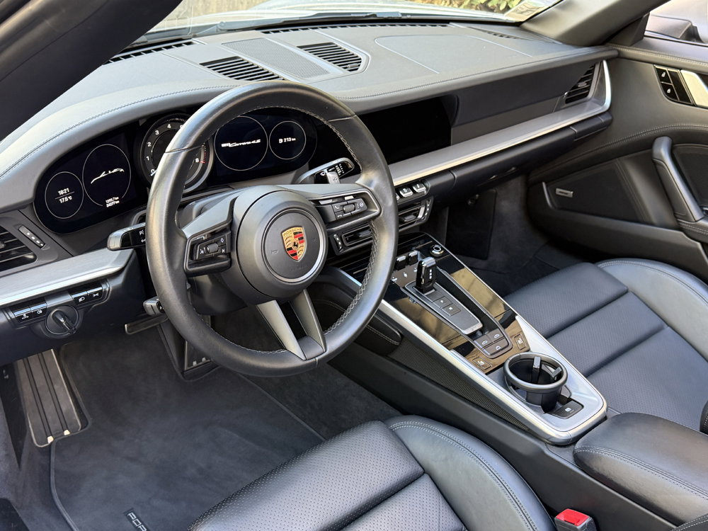 Porsche 992 Carrera 4S