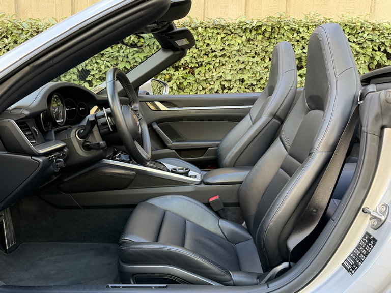 Porsche 992 Carrera 4S