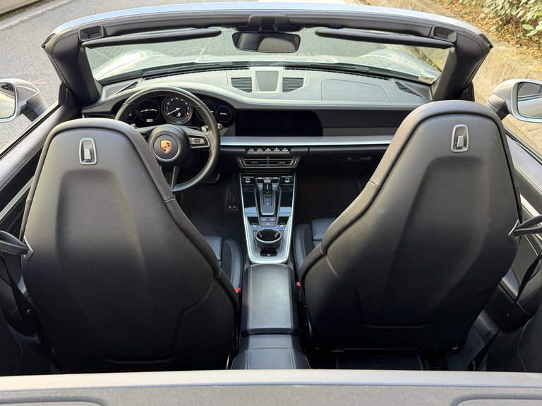 Porsche 992 Carrera 4S
