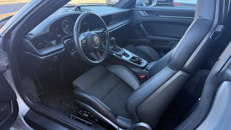 Porsche 992 GT3 Touring