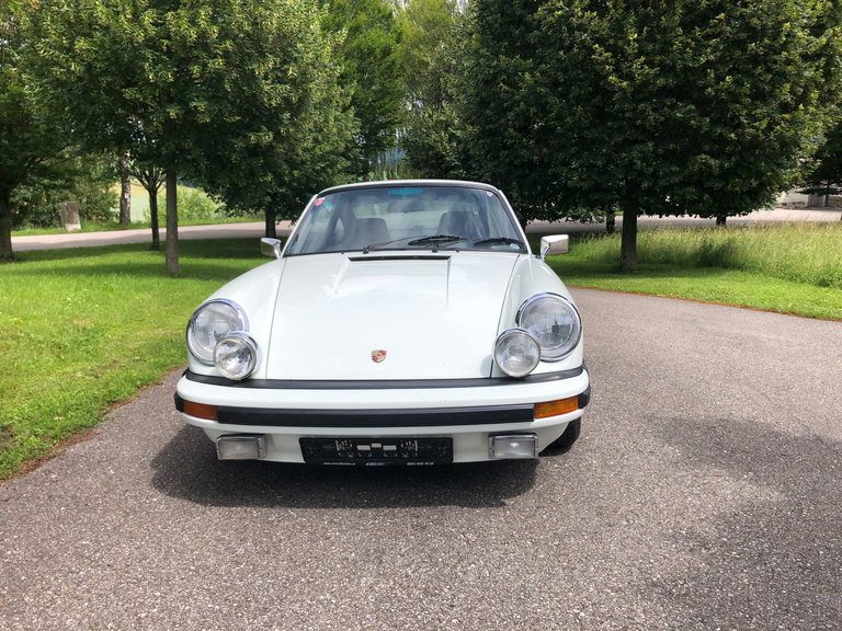 Porsche 911 Carrera (US)