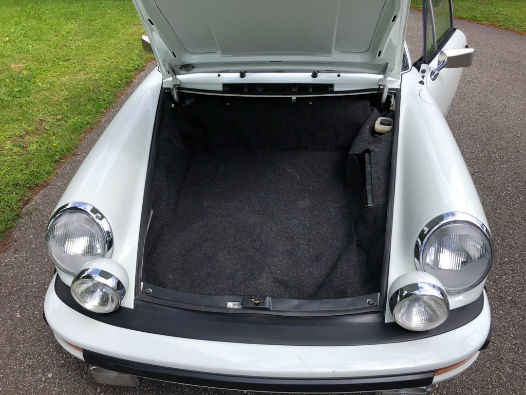 Porsche 911 Carrera (US)