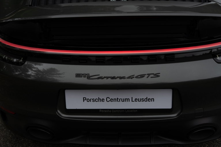 Porsche 992 Carrera 4 GTS