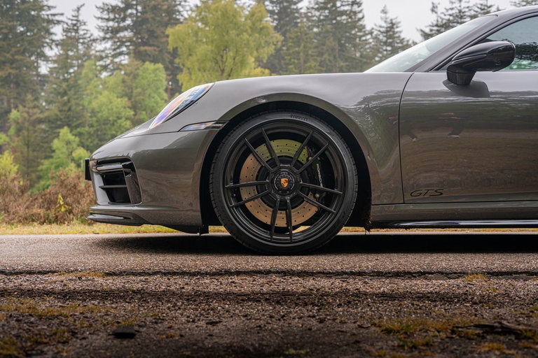 Porsche 992 Carrera 4 GTS
