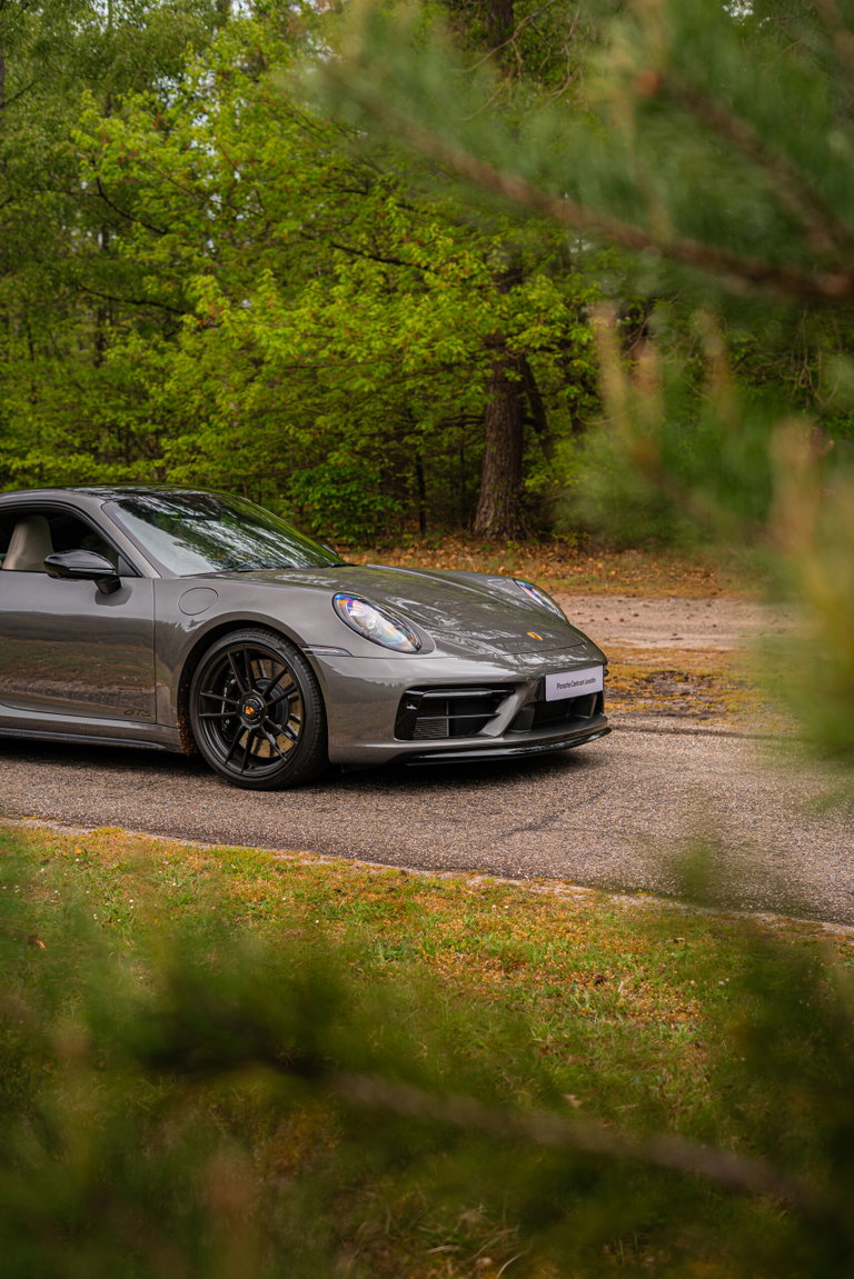 Porsche 992 Carrera 4 GTS