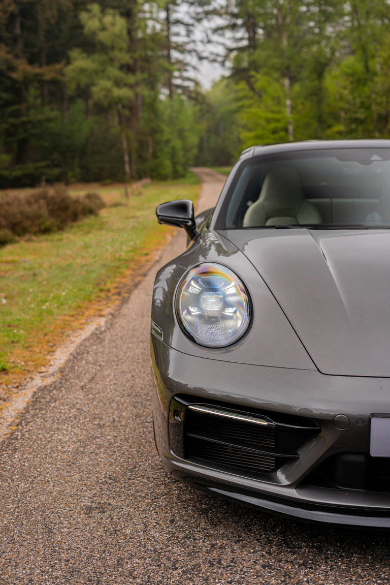 Porsche 992 Carrera 4 GTS