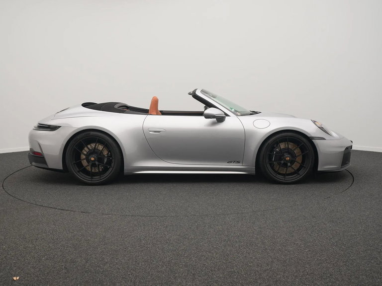 Porsche 992.2 Carrera 4 GTS