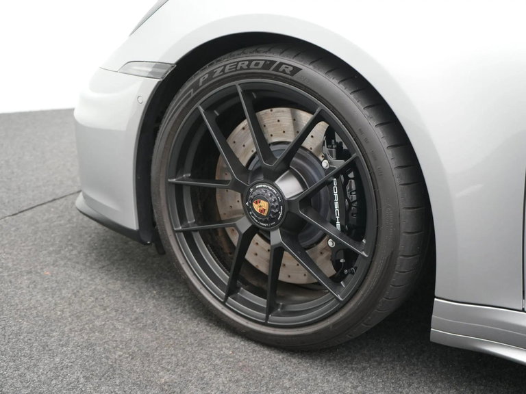 Porsche 992.2 Carrera 4 GTS