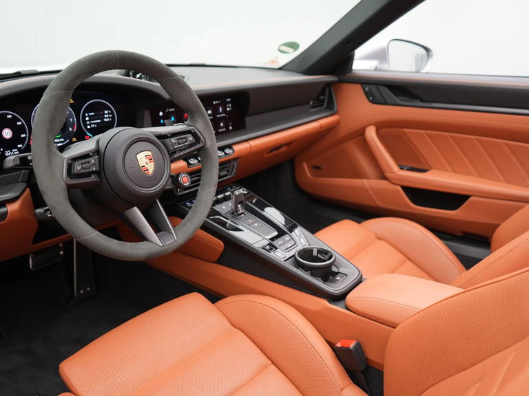 Porsche 992.2 Carrera 4 GTS