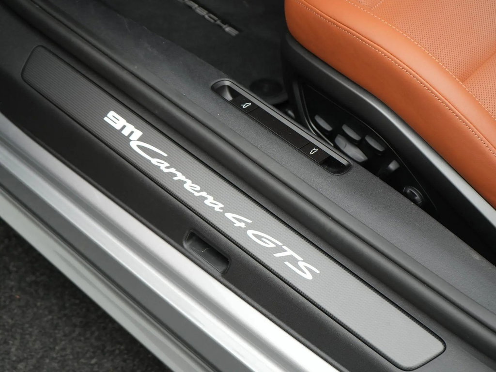 Porsche 992.2 Carrera 4 GTS