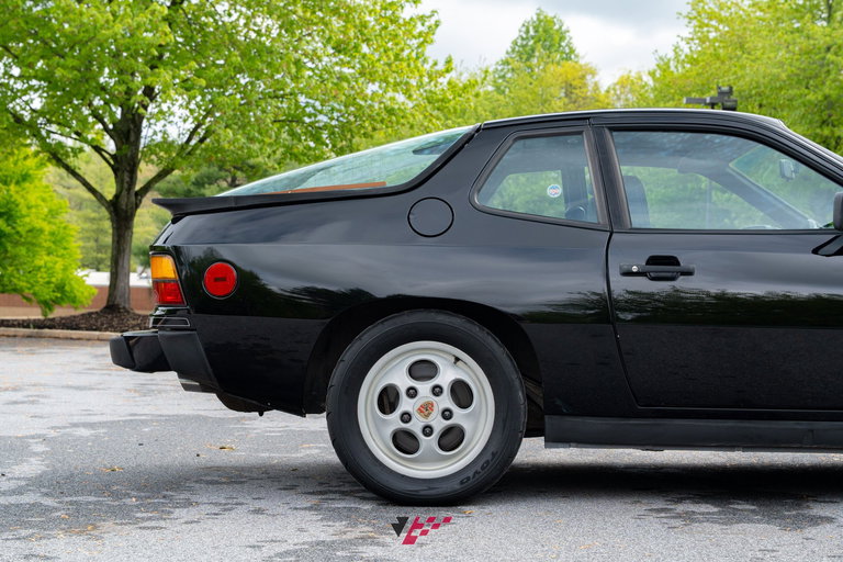 Porsche 924 S