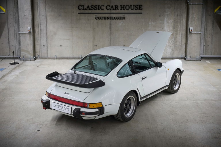 Porsche 911 Turbo 3.3 (US)