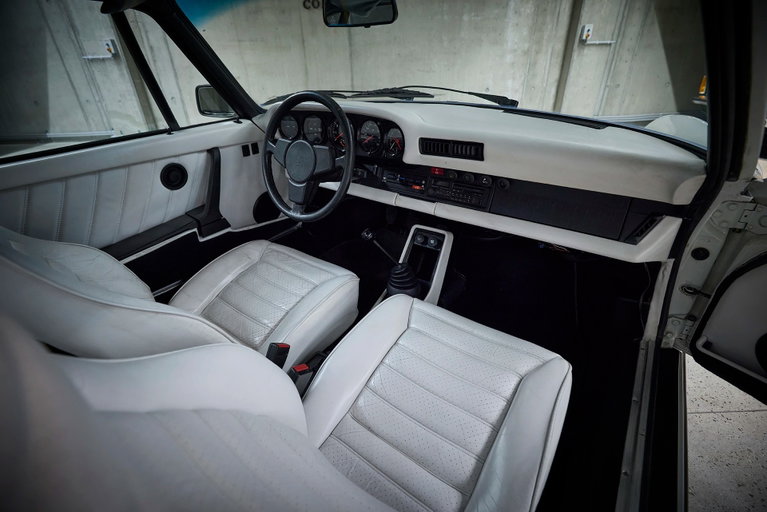 Porsche 911 Turbo 3.3 (US)