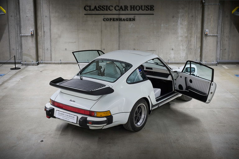 Porsche 911 Turbo 3.3 (US)