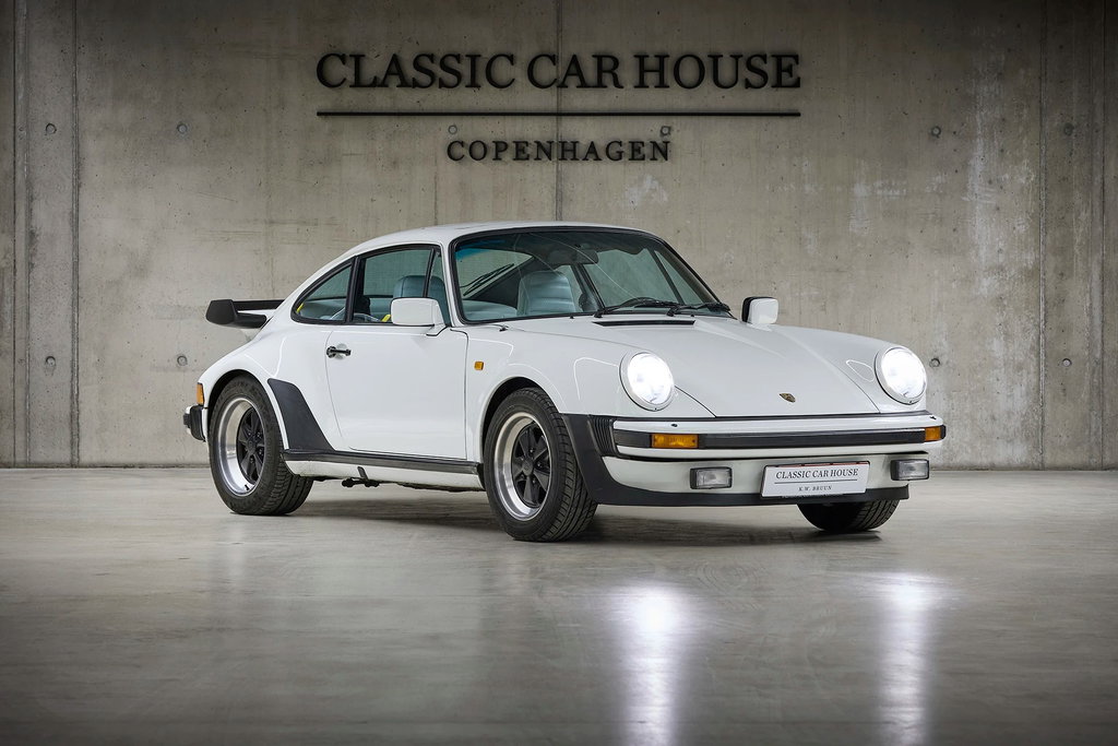 Porsche 911 Turbo 3.3 (US)