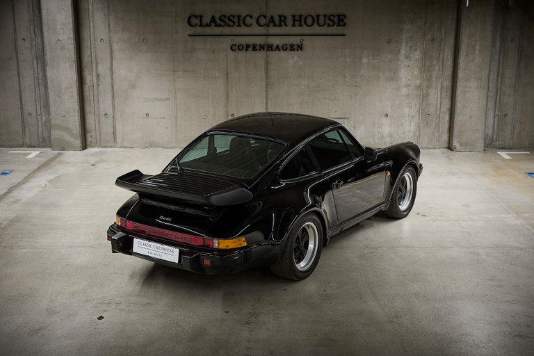 Porsche 911 Turbo 3.3