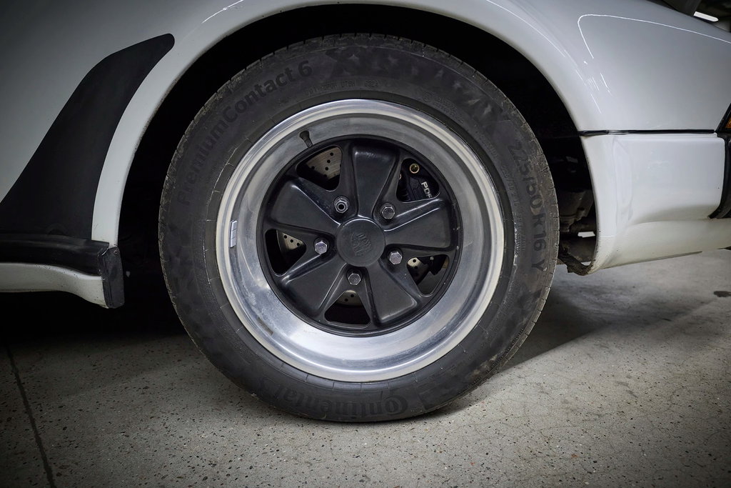Porsche 911 Turbo 3.3 (US)