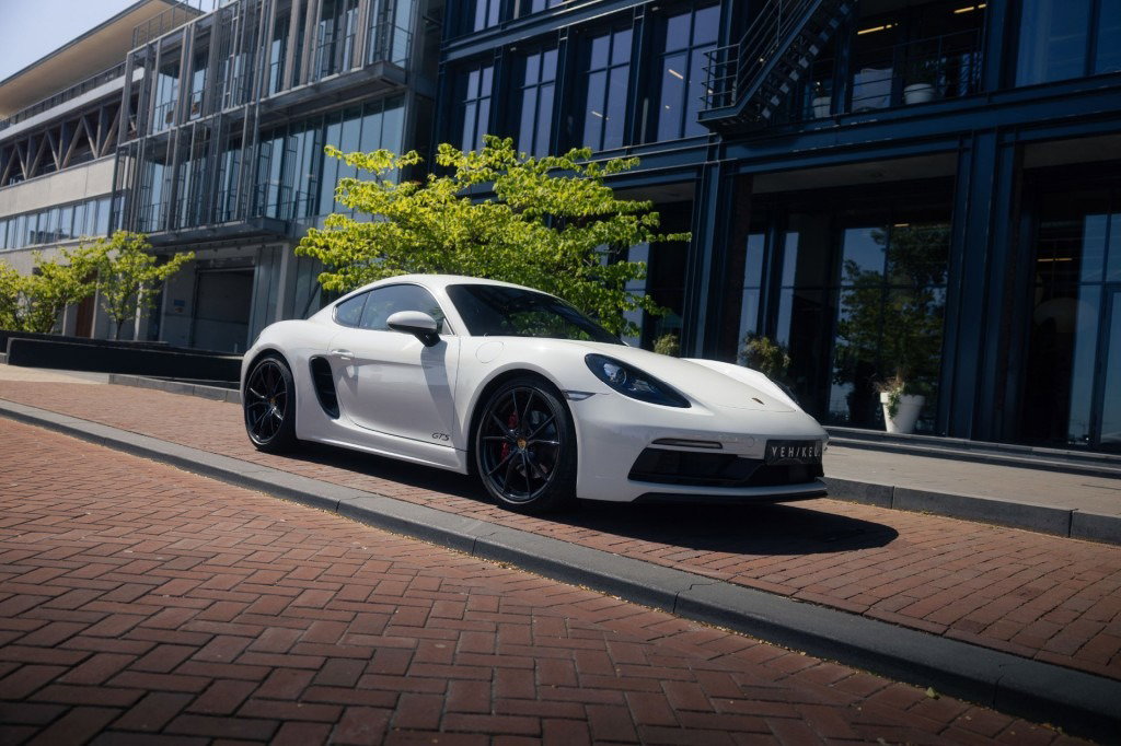 Porsche 718 Cayman GTS