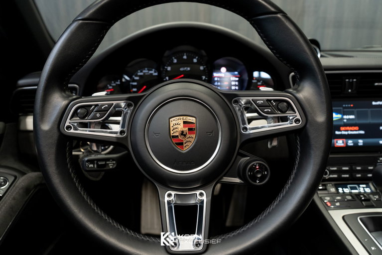 Porsche 991.2 Carrera GTS