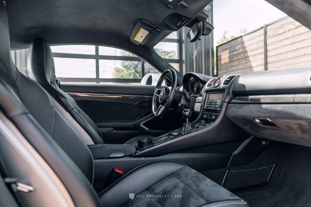 Porsche 981 Cayman GT4