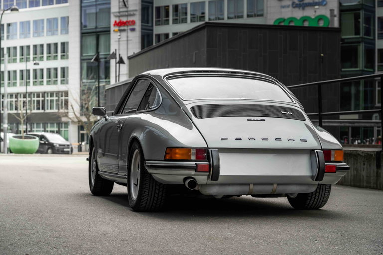 Porsche 911 E