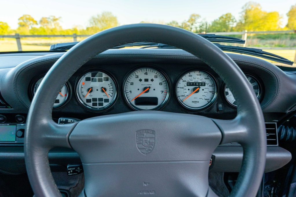 Porsche 993 Carrera 4S