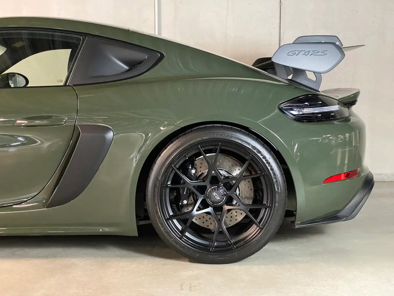 Porsche 718 Cayman GT4 RS