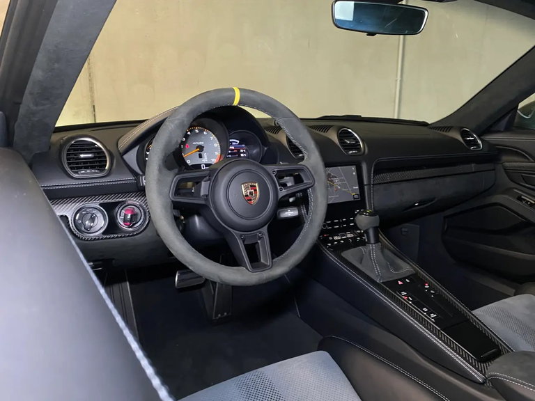 Porsche 718 Cayman GT4 RS