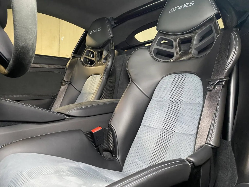 Porsche 718 Cayman GT4 RS