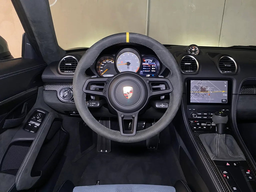 Porsche 718 Cayman GT4 RS