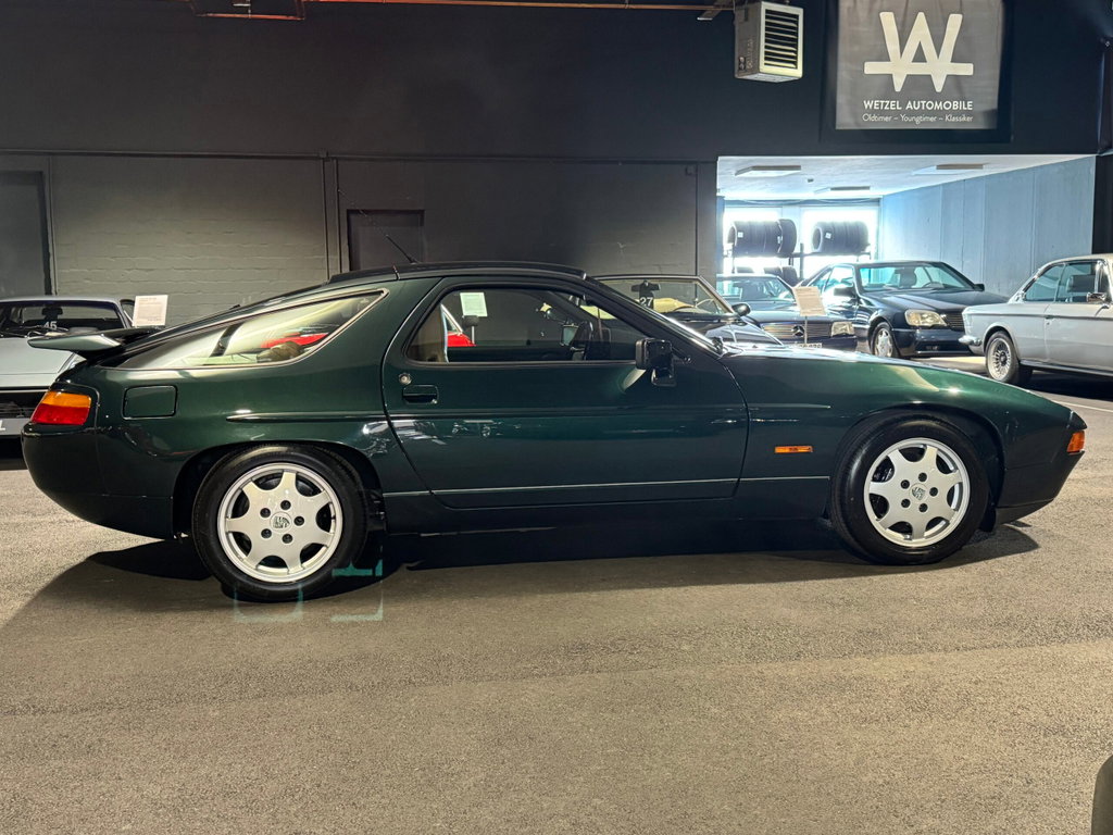 Porsche 928 S4