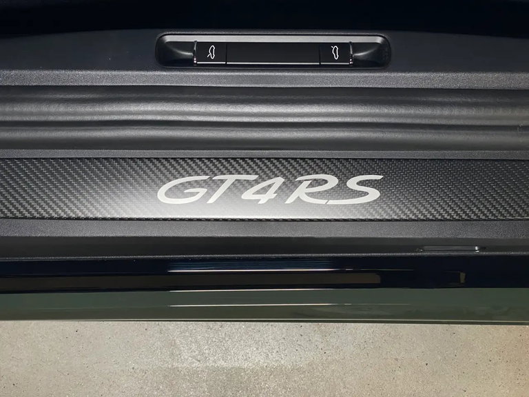 Porsche 718 Cayman GT4 RS